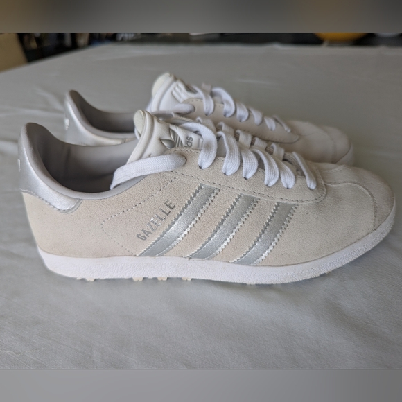 Adidas Gazelle Women's Spikeless Golf Shoes - Picture 11 of 16